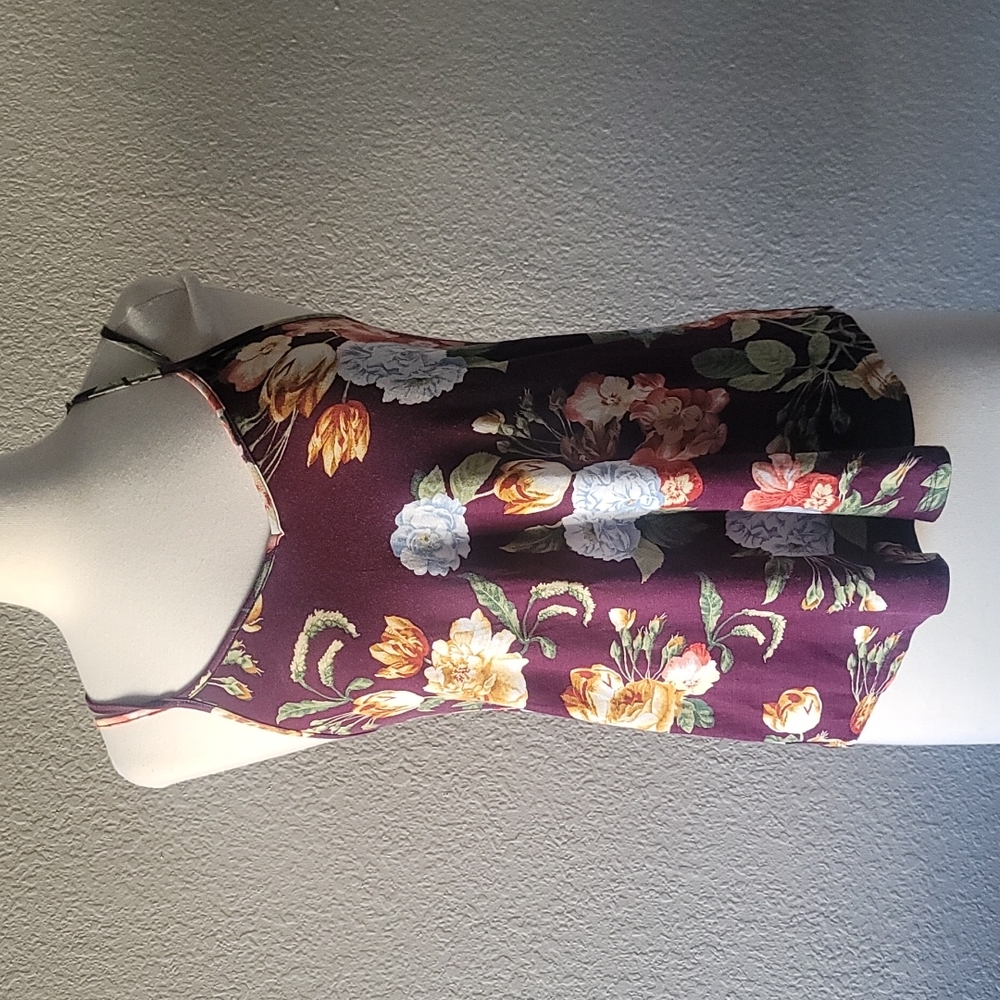 Papermoon Maroon Floral Criss cross back NWOT